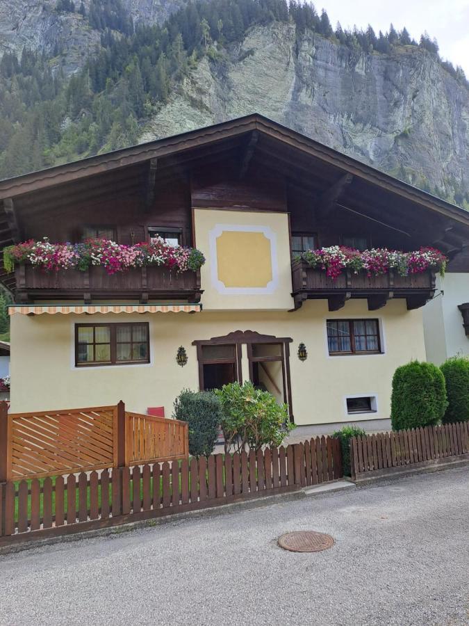 Ferienwohnung Rohrmoser Mit 2 Schlafzimmern Huttschlag Exterior photo